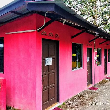 Lopoh Waterfront Budget Chalets Villa Hulu Langat Kültér fotó