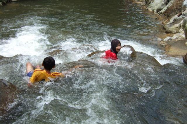 Lopoh Waterfront Budget Chalets Villa Hulu Langat Kültér fotó