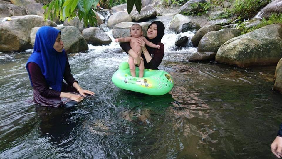 Lopoh Waterfront Budget Chalets Villa Hulu Langat Kültér fotó