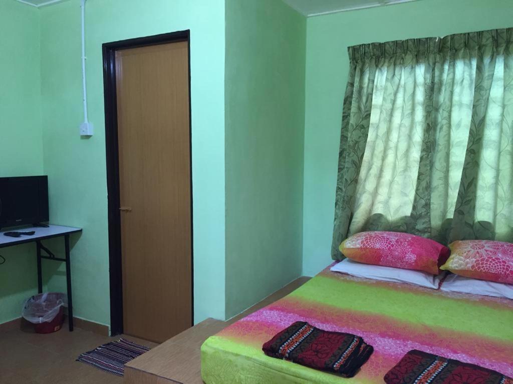 Lopoh Waterfront Budget Chalets Villa Hulu Langat Kültér fotó
